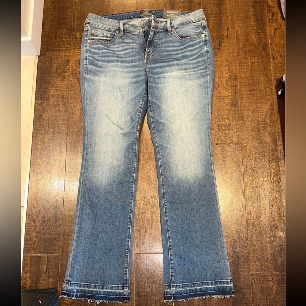 Torrid Mid Rise Boot Cut Vintage Stretch Jeans size 14